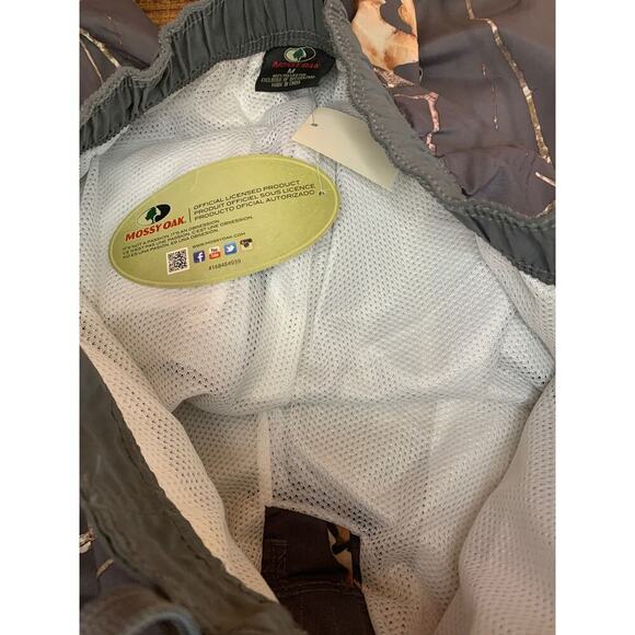 MOSSY OAK Boy’s Gray Forest Camo Line Board Shorts / Size: Medium - Picture 4 of 12